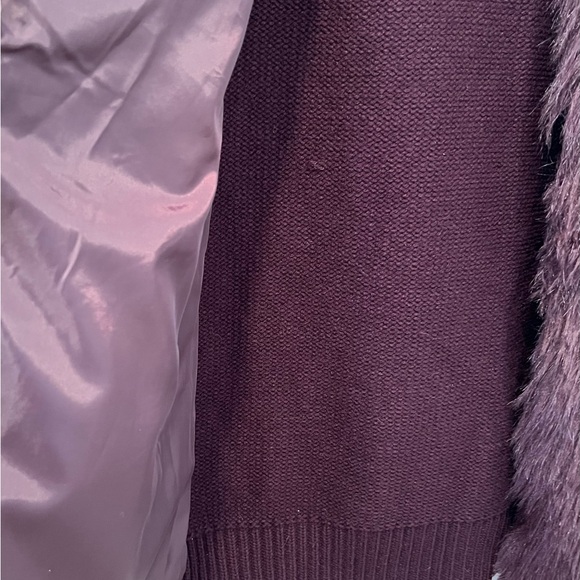 NWT Cotton On Women M/L Long Line Wine Color Sweater Vest Knit/Faux Fur Pockets - Picture 6 of 16